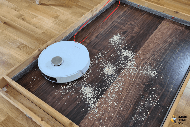 Die Leistenreinigung des Dreame L20 Ultra ist im Test zu sehen.